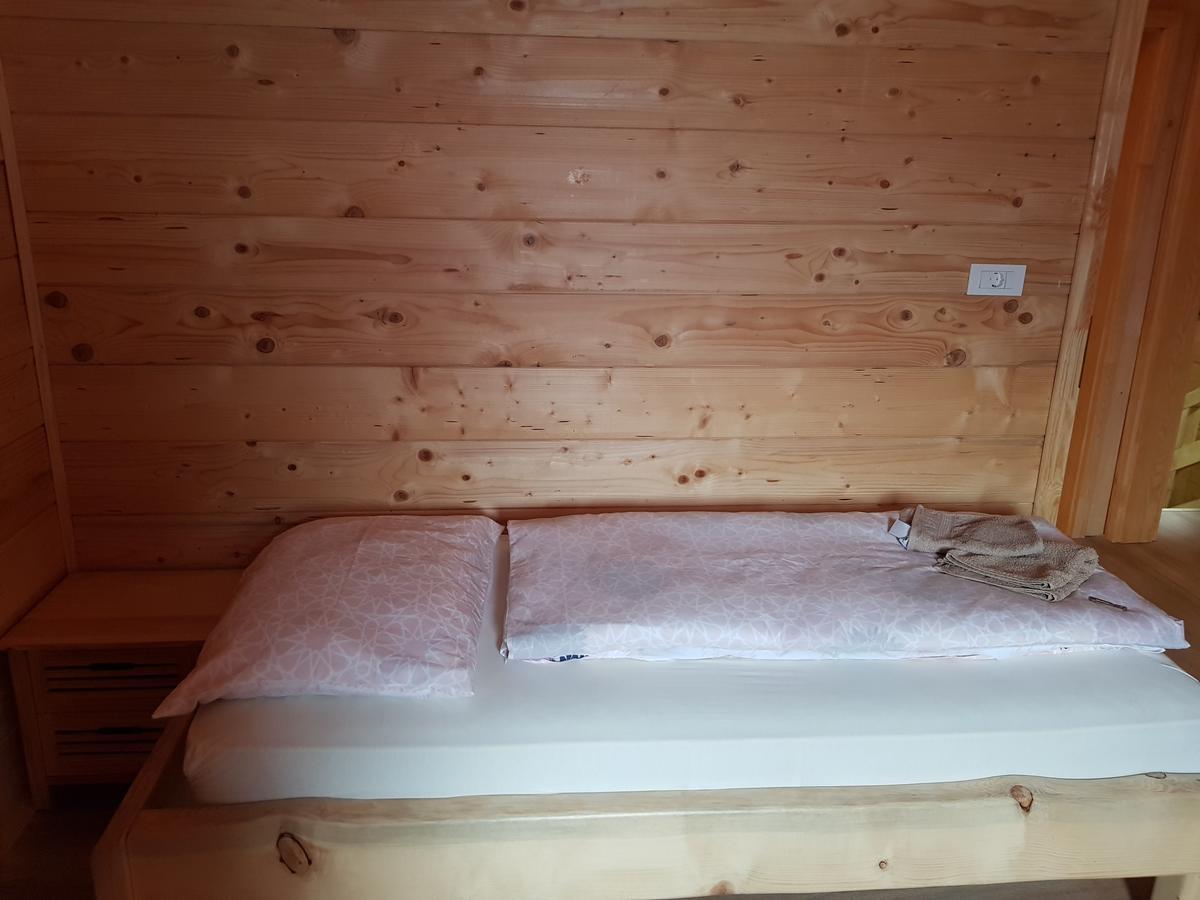 Bed and Breakfast Koca Na Talezu Ribno Exterior foto